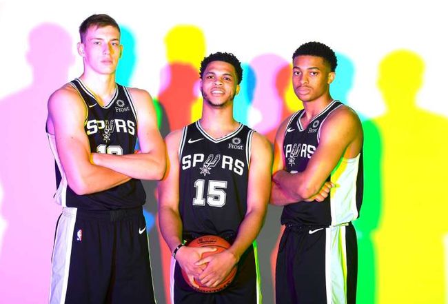 这是一场由 这是一场由